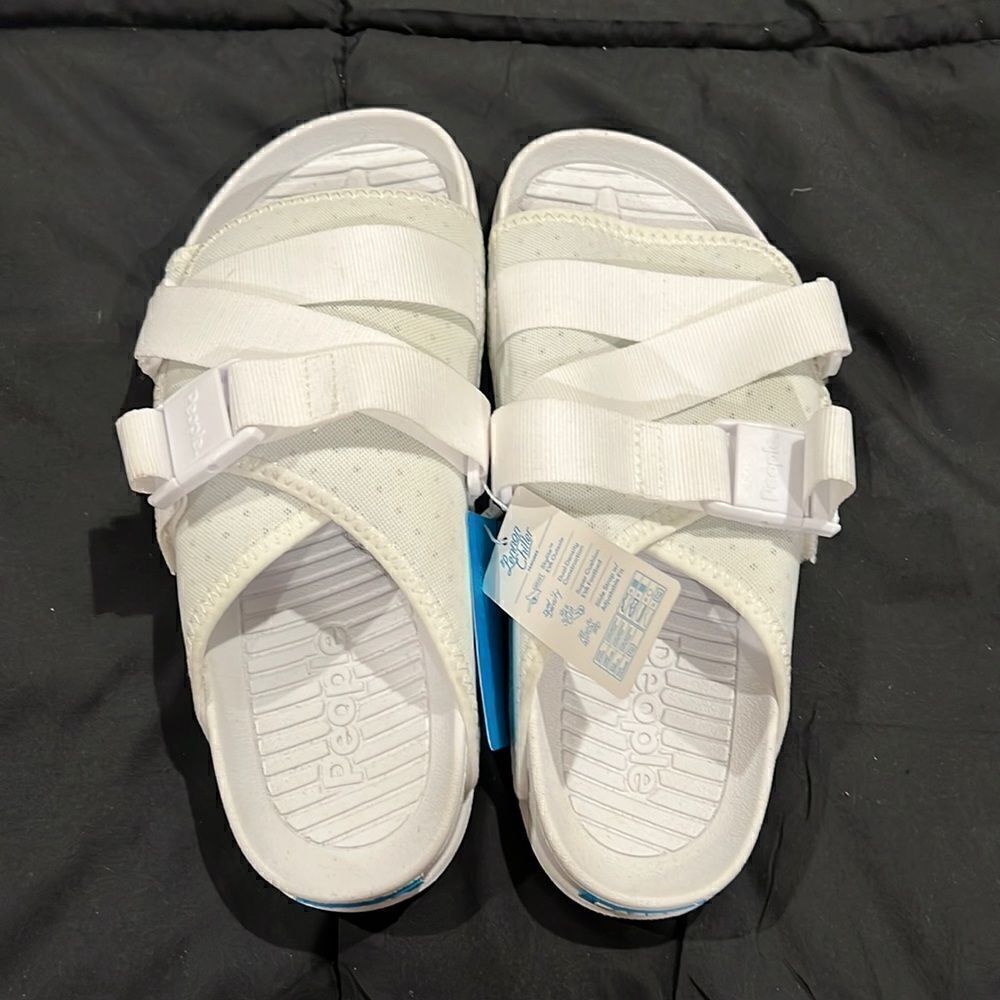 White slides by the brand people size 7.5 womens